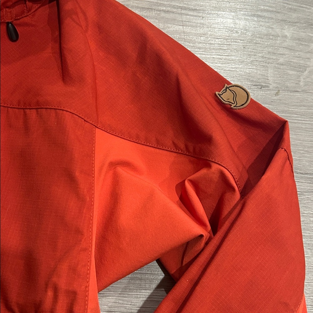 FJALL RAVEN
Abisko Lite Trekking Jacket W
Cabin Red-Rowan Red - Picture 4 of 13